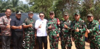 Kasdim 0402/OKI Dampingi Kepala Staf Kepresidenan Tinjau Lokasi Cetak Sawah Rakyat di Tanjung Lubuk