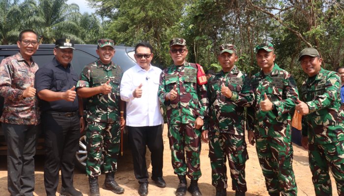 Kasdim 0402/OKI Dampingi Kepala Staf Kepresidenan Tinjau Lokasi Cetak Sawah Rakyat di Tanjung Lubuk