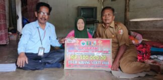 Pemerintah Tiyuh Kibang Yekti Jaya Salurkan BLT DD ke 5 KPM