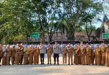 Sat Binmas Polres OKI Jadi Pembina Upacara di SMAN 1 Kayuagung, Tekankan Bahaya Bullying dan Narkoba