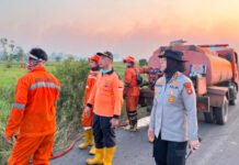 Kapolres OI Pimpin Langsung Penanganan Karhutla, Titik Api Berhasil Dikendalikan
