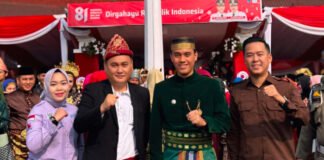 Semarak HUT ke-81 RI di OKI, Ratusan Penari Kibarkan Selendang dan Bendera Berlogo Bank Sumsel Babel