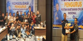 Ketua IWO PALI Perkenalkan UMKM Binaan Bupati di Rakor HUT IWO ke-14 Bengkulu