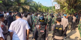 Quick Response Brimob Polda Lampung Atasi Kerusuhan di PT BSA