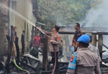 Tim Gabungan Sigap Padamkan Kebakaran Empat Rumah di Jejawi OKI