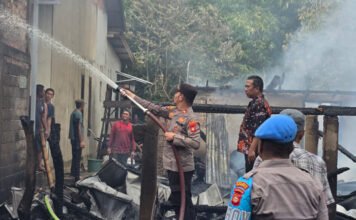 Tim Gabungan Sigap Padamkan Kebakaran Empat Rumah di Jejawi OKI