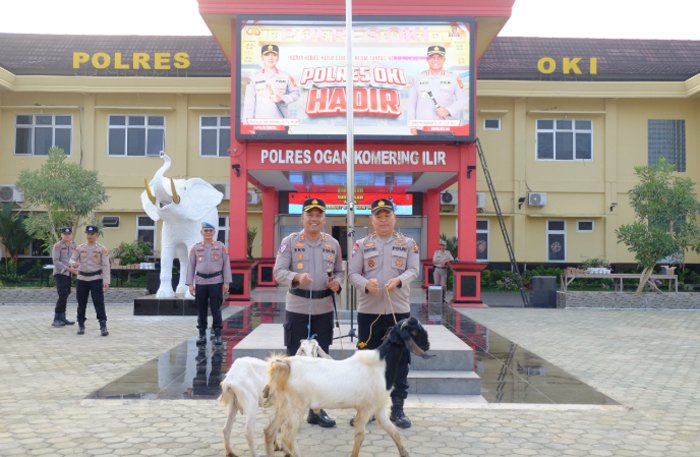 37 Tahun Mengabdi, Ipda Hipni Pamit dari Polri, Pulang Bawa Sepasang Kambing