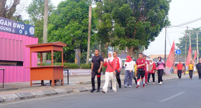 Semarak HUT ke-81 RI, Polres OKI Gelar Jalan Santai dan Lomba Tradisional