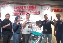Gebyar Hadiah Sobek Label Yamalube, Konsumen di Palembang Raih Hadiah Utama Yamaha Mio M3