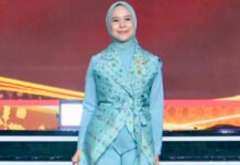 Songket Bidak Cukit Tampil Casual di Panggung Nasional