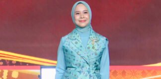 Songket Bidak Cukit Tampil Casual di Panggung Nasional