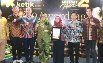 Plt Bupati Muara Enim Raih Penghargaan Inovator Komunikasi Publik Inspiratif