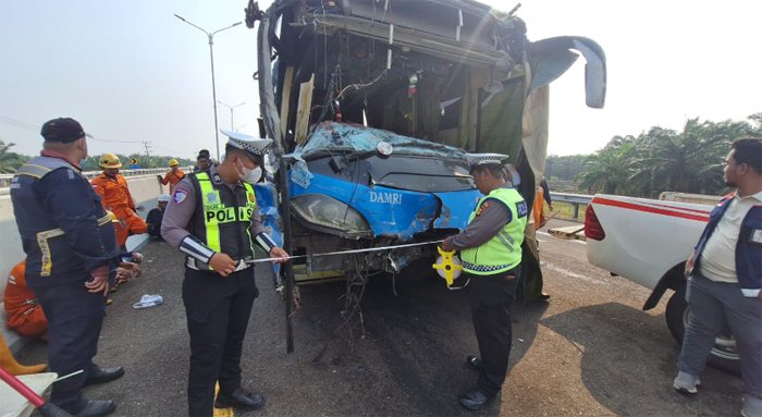 Kecelakaan Beruntun di Tol Palindra, 14 Penumpang Damri Dilarikan ke Rumah Sakit