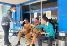 BSB Cabang Kayuagung Bagikan Masker, Ajak Warga dan Nasabah Waspada Asap Karhutla