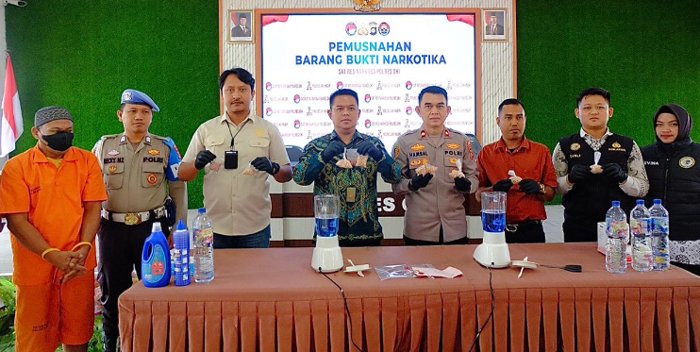 Cegah Narkoba Kembali Beredar, Polres OKI Musnahkan 994 Pil Ekstasi