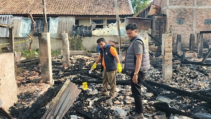 Api Lahap Tujuh Bedeng di Prabumulih, Satu Warga Luka Bakar