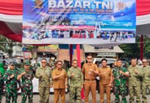 Semarakkan HUT TNI ke-81, Kodim 0402/OKI Buka Bazar TNI di Pasar Kayuagung
