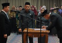 Lantik Pejabat Pemprov Lampung, Gubernur Tekankan Pelayanan Harus Hadirkan Solusi