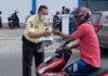 BSB Cabang Kayuagung Bagikan Masker, Ajak Warga dan Nasabah Waspada Asap Karhutla