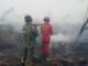 TNI dan Tim Gabungan Berjibaku Padamkan Karhutla di Tulung Selapan, 7 Hektare Lahan Terbakar